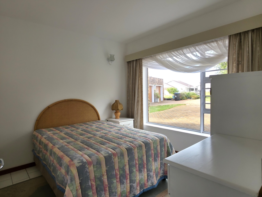 5 Bedroom Property for Sale in Wavecrest Eastern Cape
